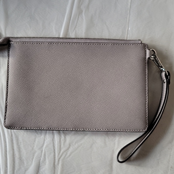 Michael Kors clutch purch - Picture 2 of 4